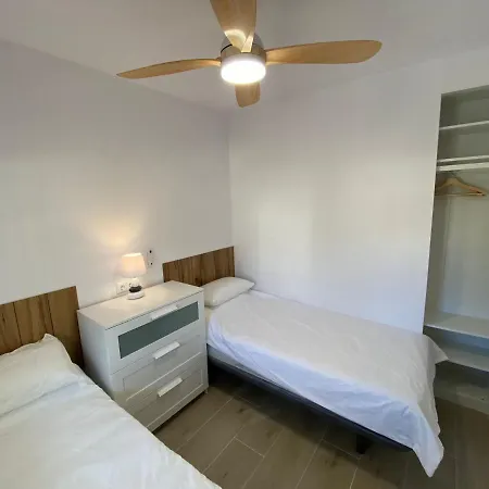 Beachfront, Top Floor Corner 2-bed, Paseo